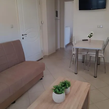 Maridina's Seaside Apartment! Apartment