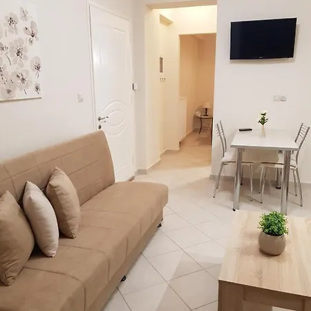 Maridina's Seaside Apartment! Апартаменты