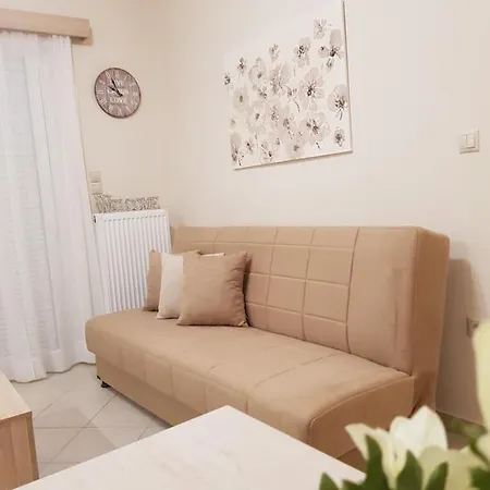 Maridina's Seaside Apartment! Каламата