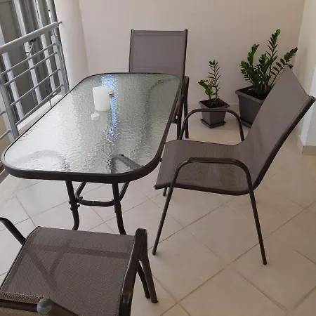Maridina's Seaside Apartment! *